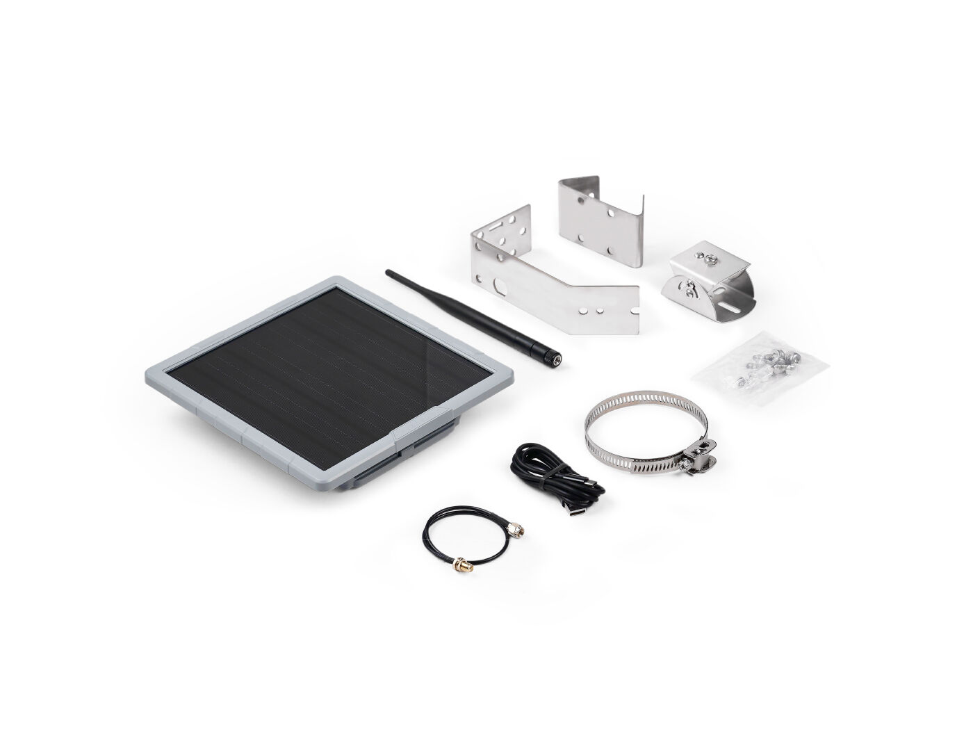 SenseCAP Solar Node P1-Pro med antenne, kabler og monteringsdeler. Produktfoto fra Seeed Studio.